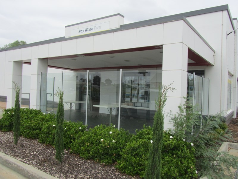 66 Hardinge Street, Deniliquin NSW 2710
