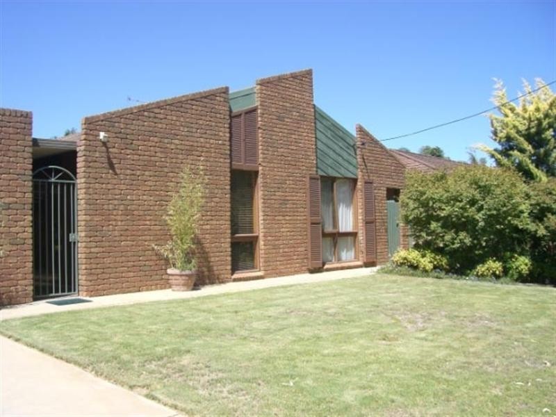 5 Blake Court, Deniliquin NSW 2710