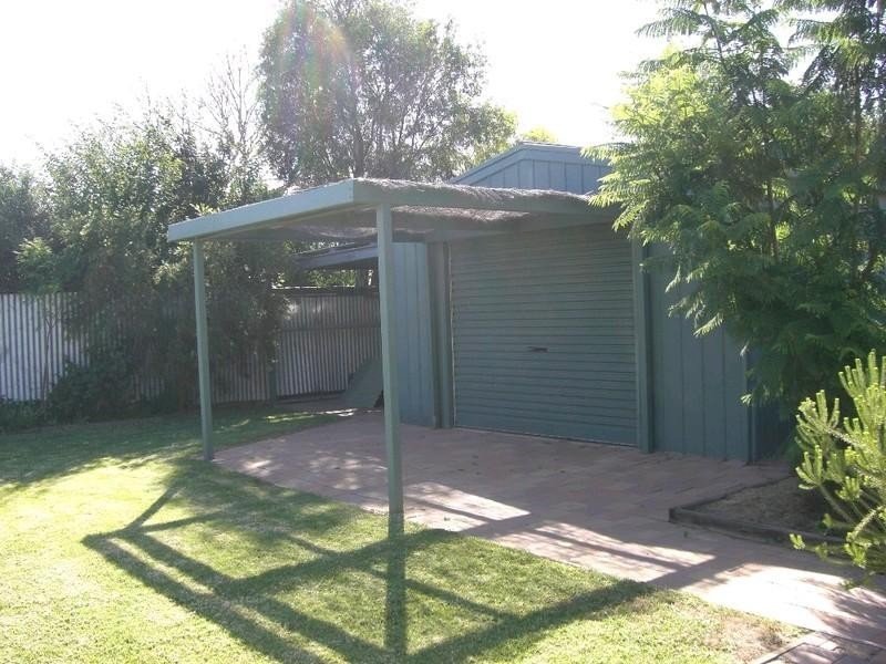 5 Blake Court, Deniliquin NSW 2710