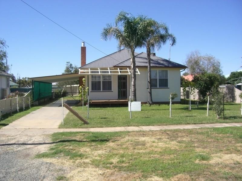 291 Sloane Street, Deniliquin NSW 2710