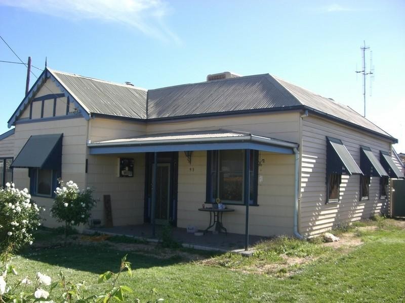 93 Hardinge Street, Deniliquin NSW 2710