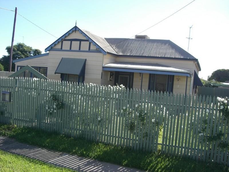 93 Hardinge Street, Deniliquin NSW 2710