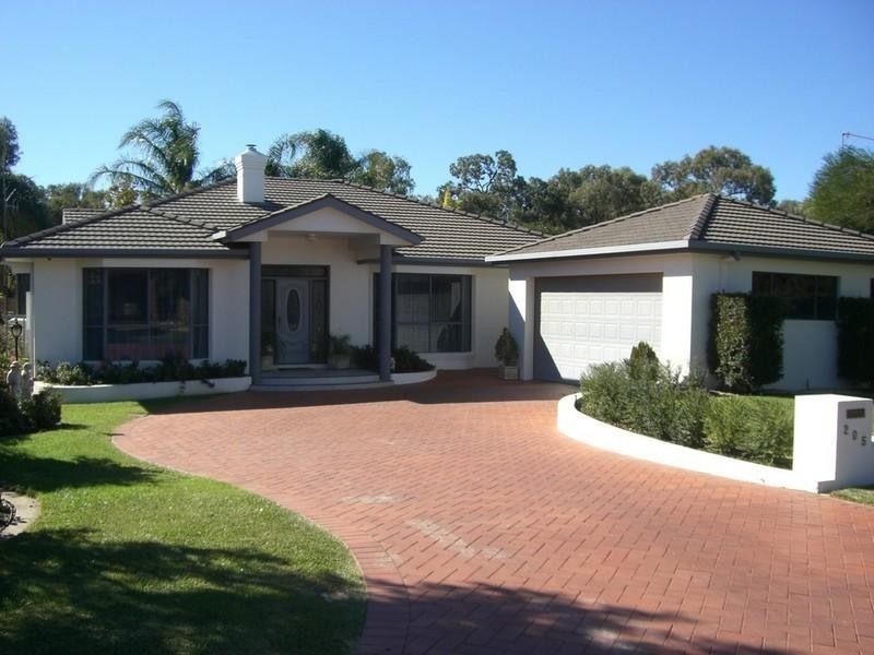 205 Burchfield Avenue, Deniliquin NSW 2710