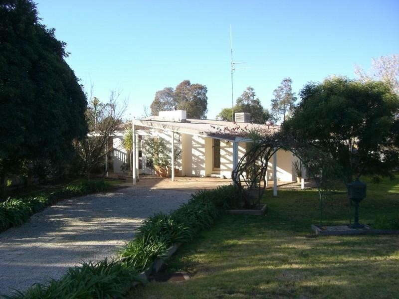 213 River Street, Deniliquin NSW 2710