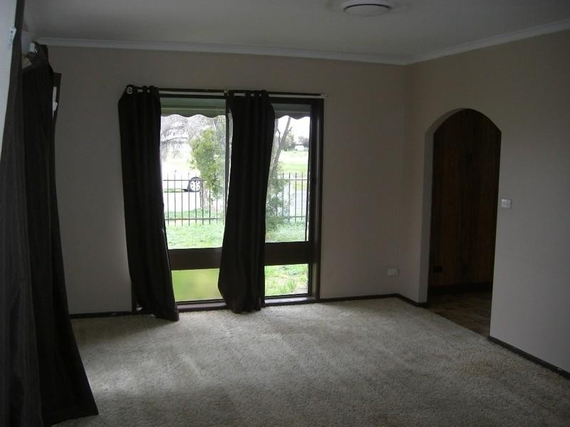 125 Fowler Street, Deniliquin NSW 2710