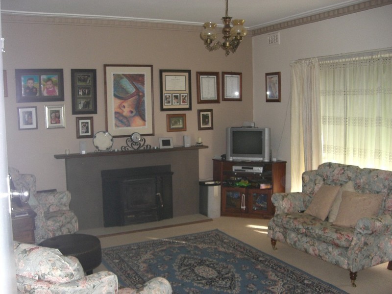 361 Sloane Street, Deniliquin NSW 2710