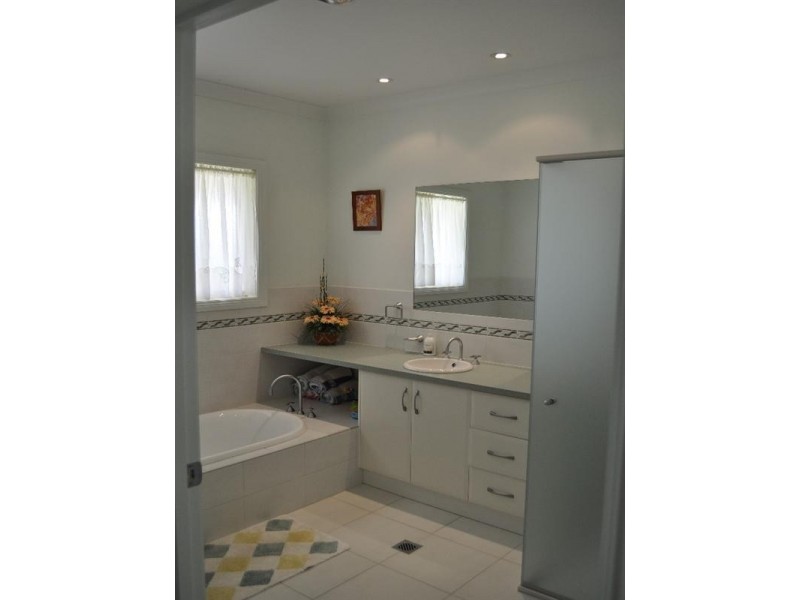 133 Hetherington Street, Deniliquin NSW 2710