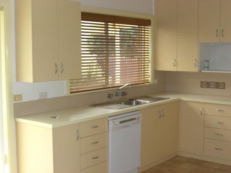 127 Hughes Street, Deniliquin NSW 2710