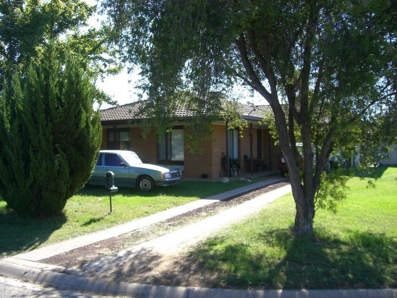 10 Renwick Court, Deniliquin NSW 2710