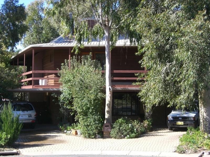 5 Lucas Court, Deniliquin NSW 2710