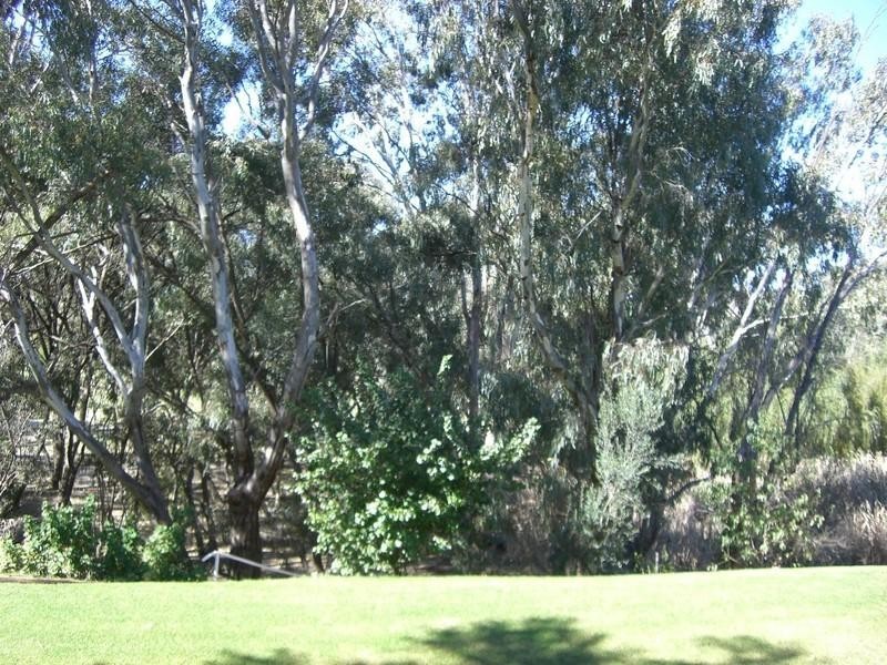 5 Lucas Court, Deniliquin NSW 2710