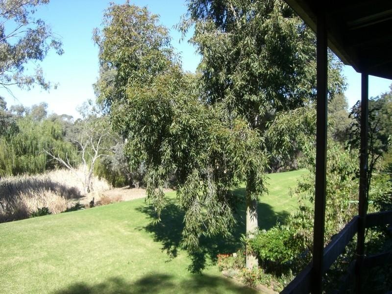 5 Lucas Court, Deniliquin NSW 2710