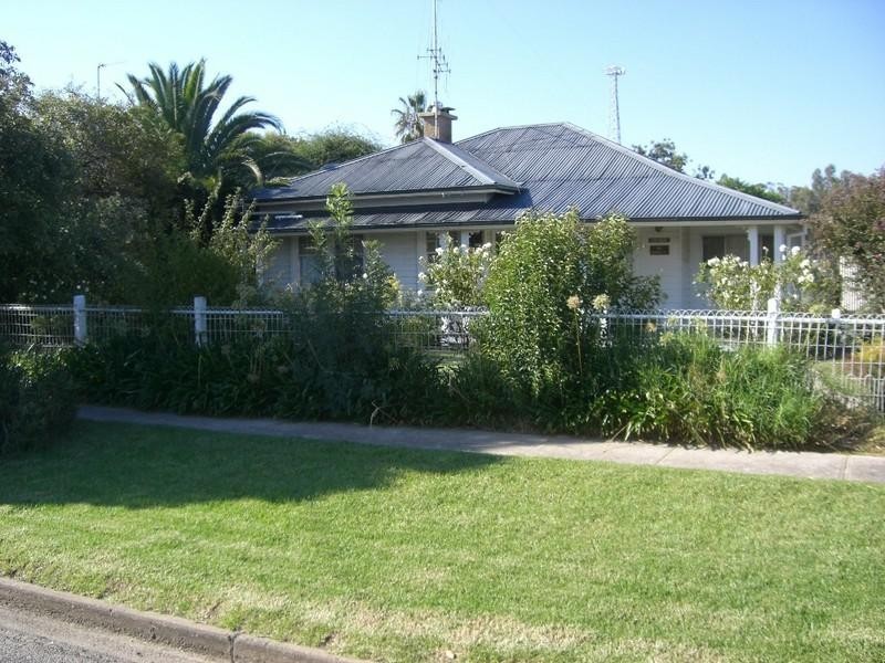 443 George Street, Deniliquin NSW 2710