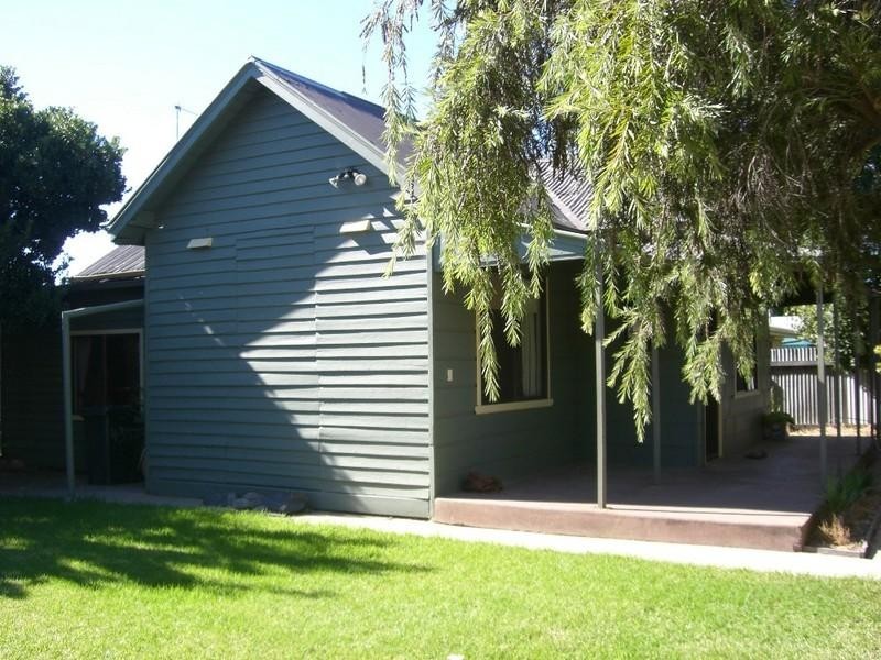 435 Whitelock Street, Deniliquin NSW 2710