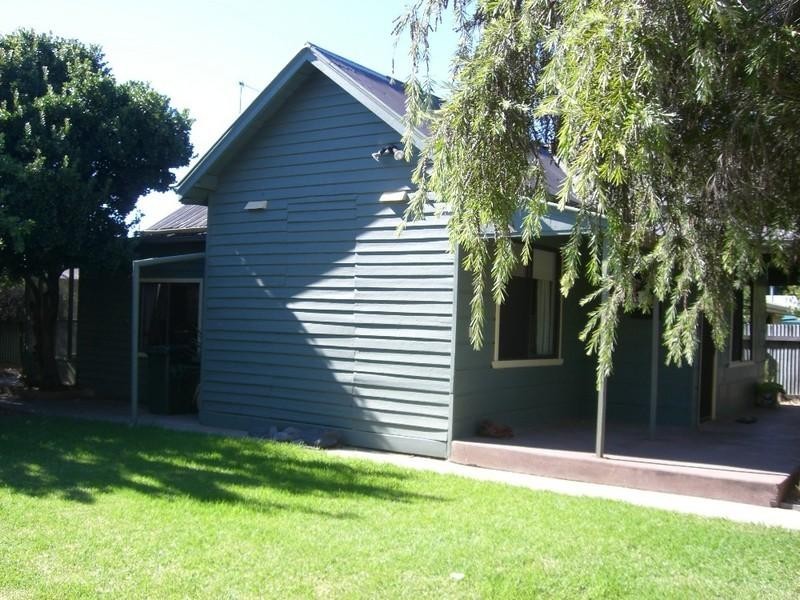 435 Whitelock Street, Deniliquin NSW 2710