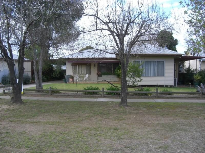 445 Wood Street, Deniliquin NSW 2710