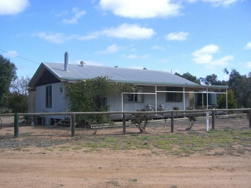 10/11 Cobb Highway, Booroorban NSW 2710