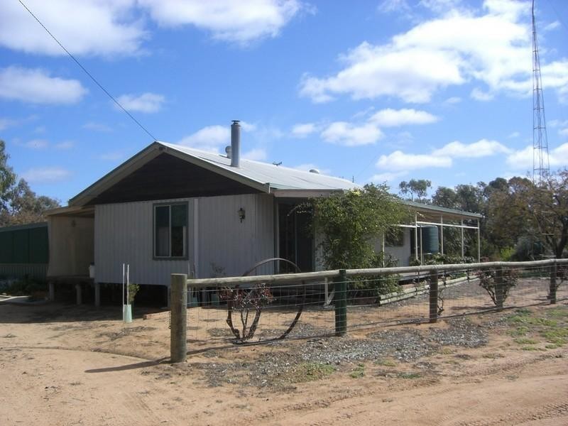 10/11 Cobb Highway, Booroorban NSW 2710