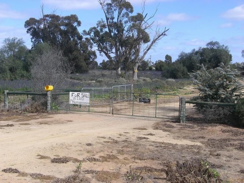 10/11 Cobb Highway, Booroorban NSW 2710