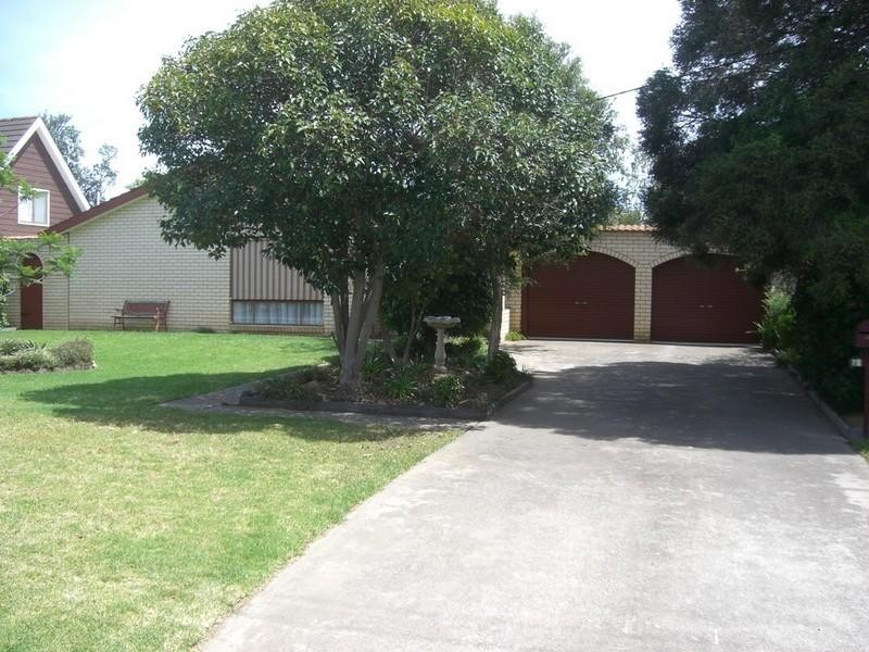 77 Macauley Street, Deniliquin NSW 2710