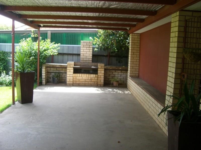 77 Macauley Street, Deniliquin NSW 2710