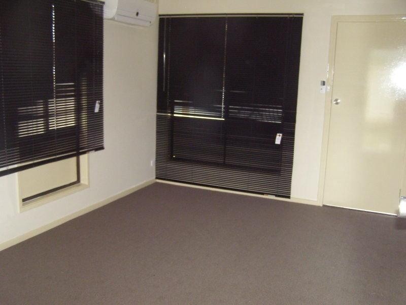 6 Ballantyne Crescent, Deniliquin NSW 2710