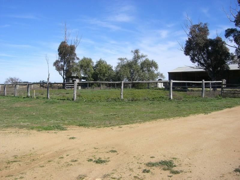 211 Royal Road, Deniliquin NSW 2710
