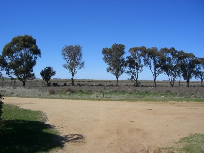 211 Royal Road, Deniliquin NSW 2710