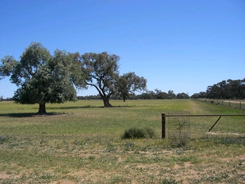 1,2,64 Monimail Road, Deniliquin NSW 2710