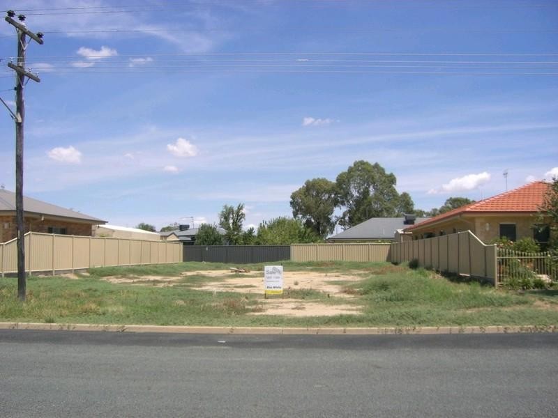 454 Poictiers Street, Deniliquin NSW 2710