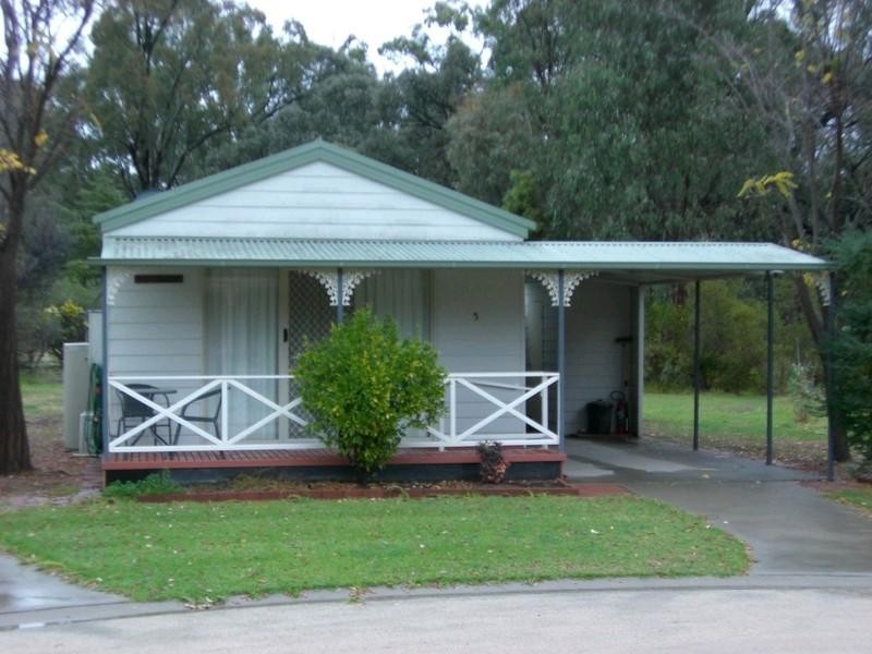 Unit 5/ Pioneer Tourist Park Hay Road, Deniliquin NSW 2710