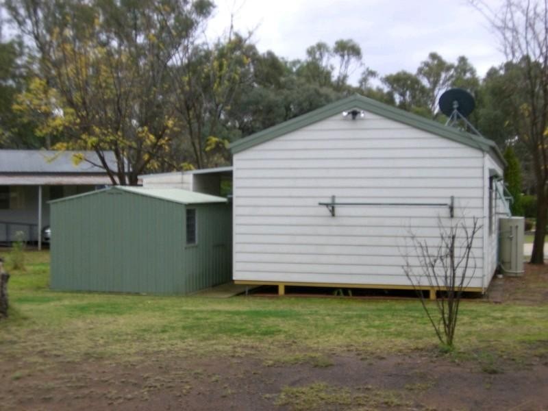 Unit 5/ Pioneer Tourist Park Hay Road, Deniliquin NSW 2710