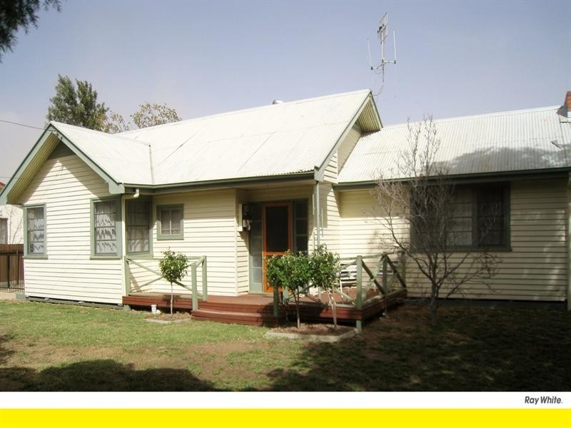 502 St Michael Street, Deniliquin NSW 2710