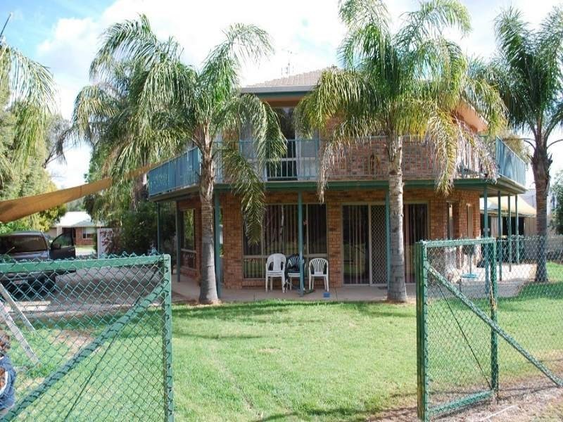 357 Lang Street, Hay NSW 2711