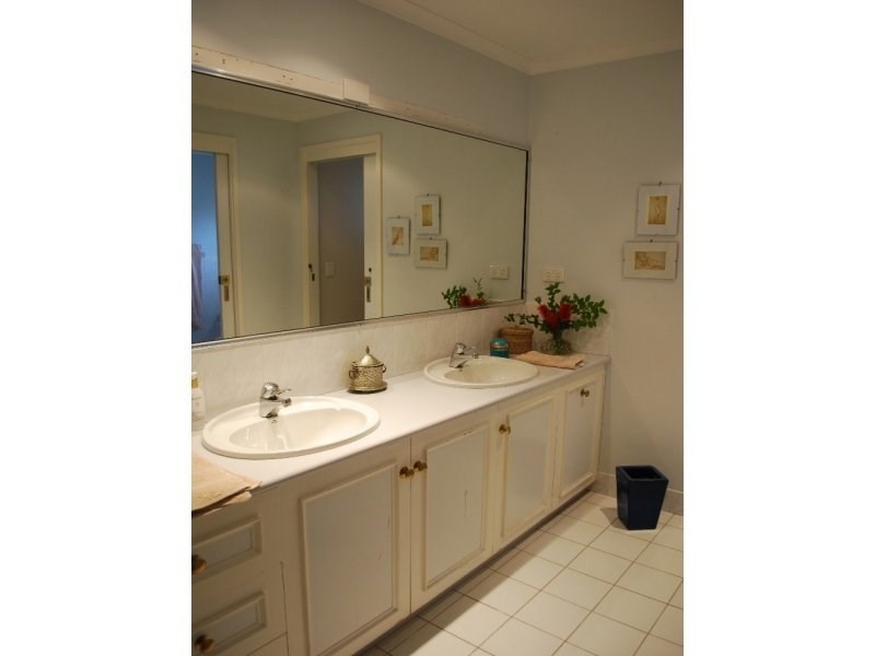 357 Lang Street, Hay NSW 2711