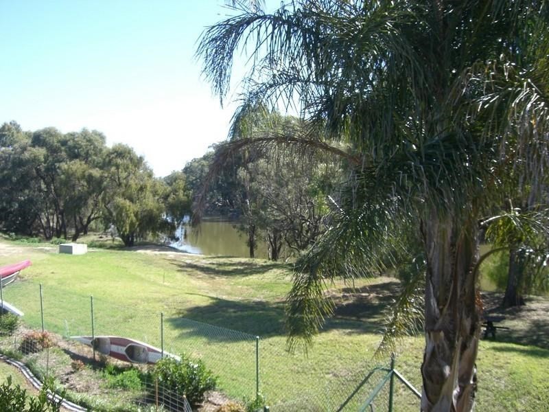 357 Lang Street, Hay NSW 2711