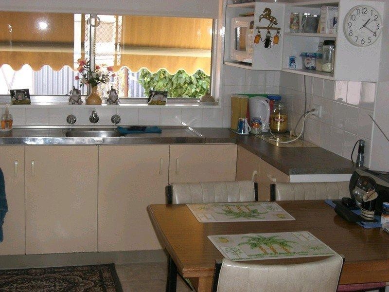 2/427 Harfleur Street, Deniliquin NSW 2710