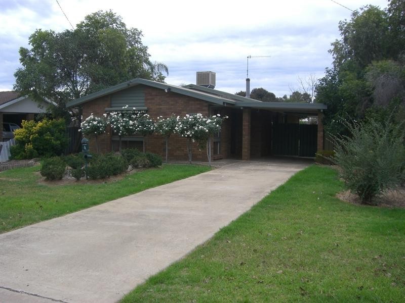 537 Poictiers Street, Deniliquin NSW 2710