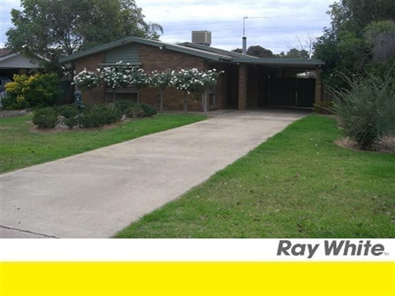 537 Poictiers Street, Deniliquin NSW 2710