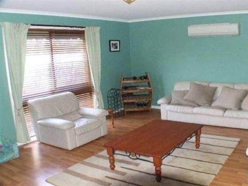 537 Poictiers Street, Deniliquin NSW 2710