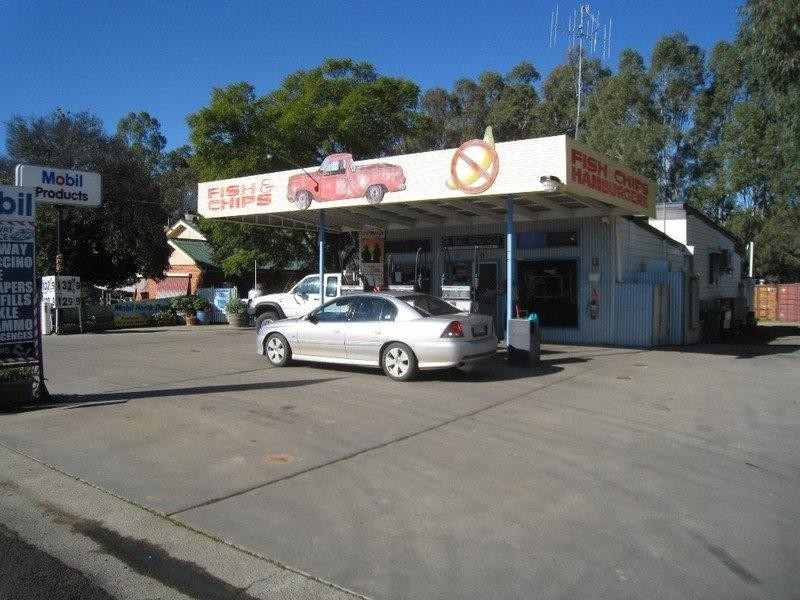 90 Davidson Street, Deniliquin NSW 2710