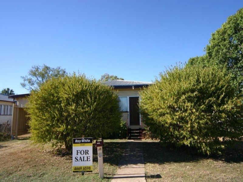 105 Bunya Street, Dalby QLD 4405