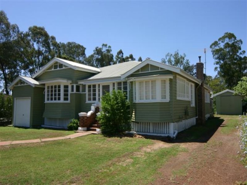 45 Bunya Street, Dalby QLD 4405