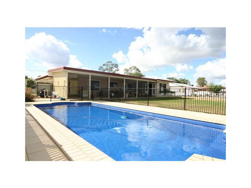 4 Knox Street, Dalby QLD 4405