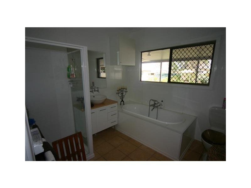 4 Knox Street, Dalby QLD 4405