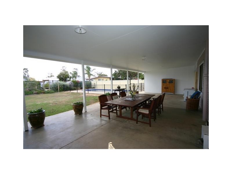 4 Knox Street, Dalby QLD 4405