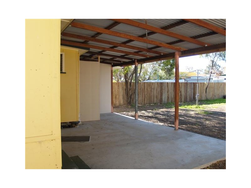 1 Connelly Street, Dalby QLD 4405