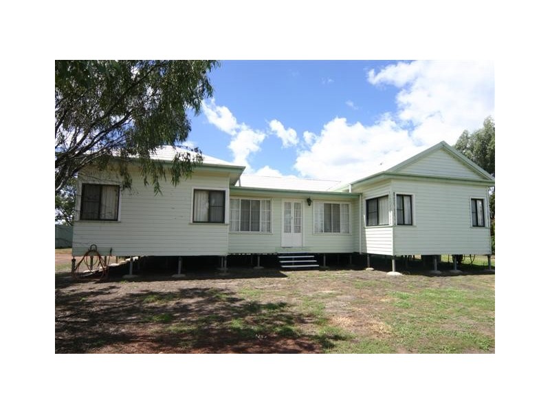 21 Watts Street, Dalby QLD 4405