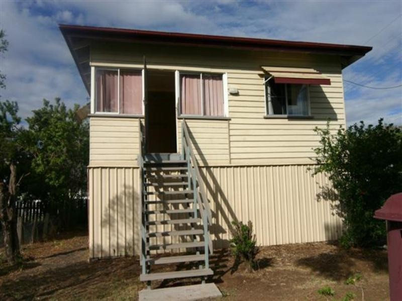 39 Bagot Street, Dalby QLD 4405