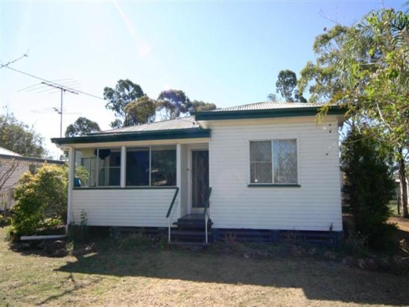 4 Garrow Street, Dalby QLD 4405